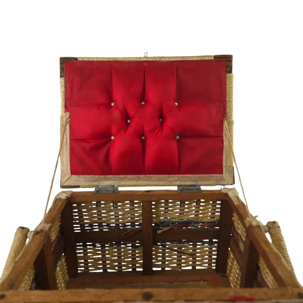 Vintage Sewing Basket with Handle Woven Asian Motif Fabric‎ Top Box 8 x 10.5 x 7